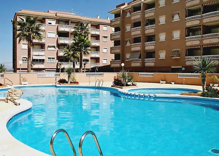 Apartamento Con Terraza, Piscina Y Playa A 400M