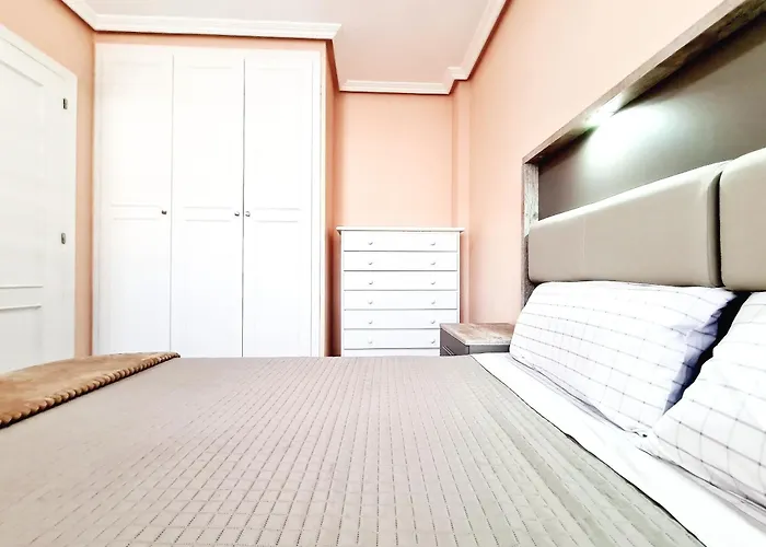 Apartamento Con Terraza, Piscina Y Playa A 400M